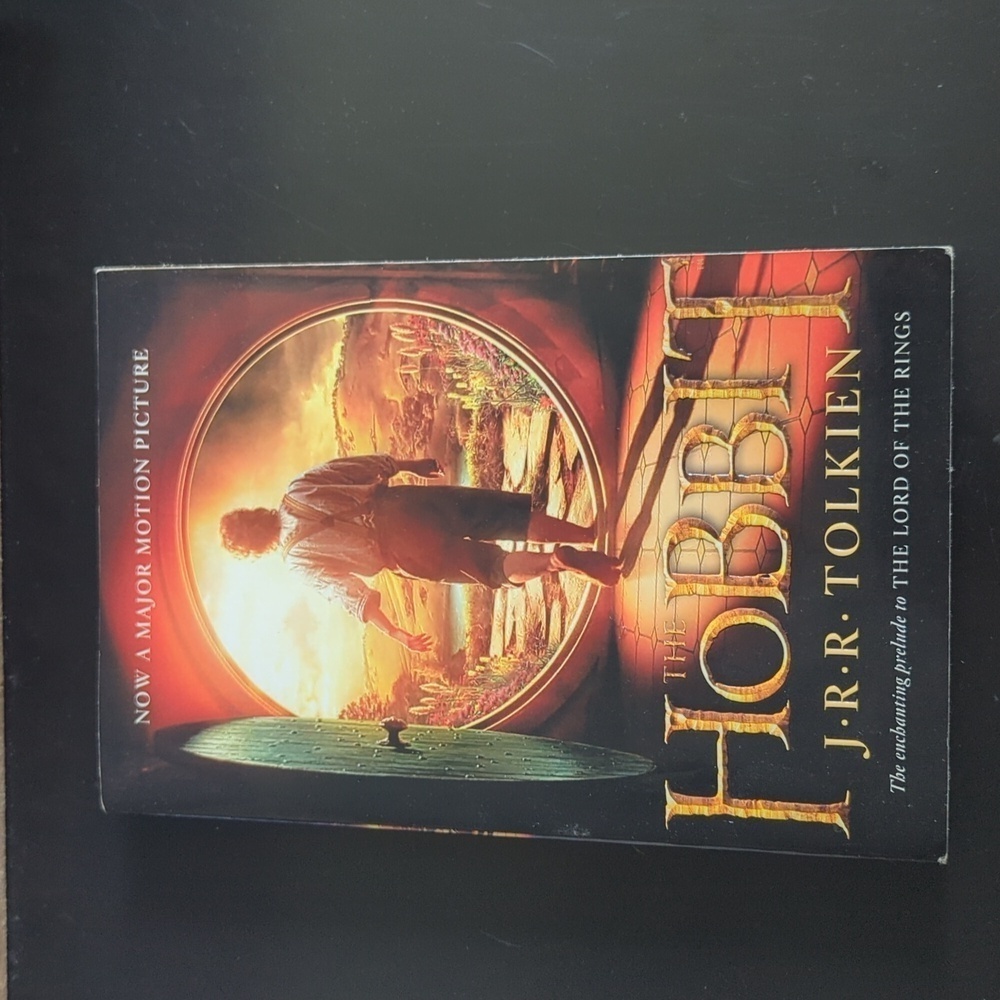 The Hobbit by J.R.ar. Tolkien Paperback